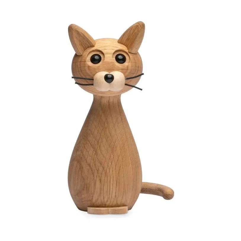Brave Katt dekorasjon 24 cm Eik v:4354011 Brave Katt dekorasjon 24 cm Eik v:4354011